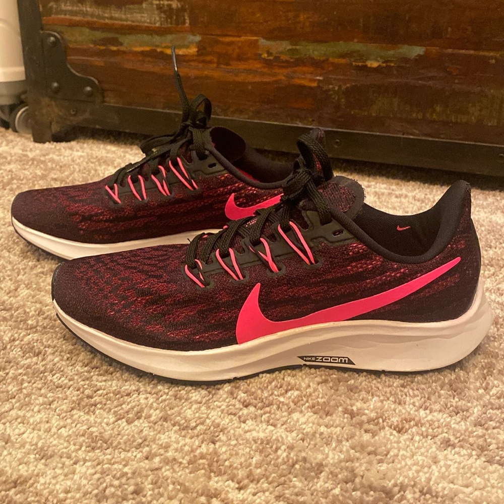 NWOB, women’s Nike Zoom sneakers!